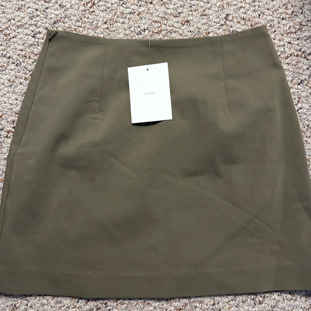 NWT slit mini skirt